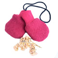 Walking gloves berry