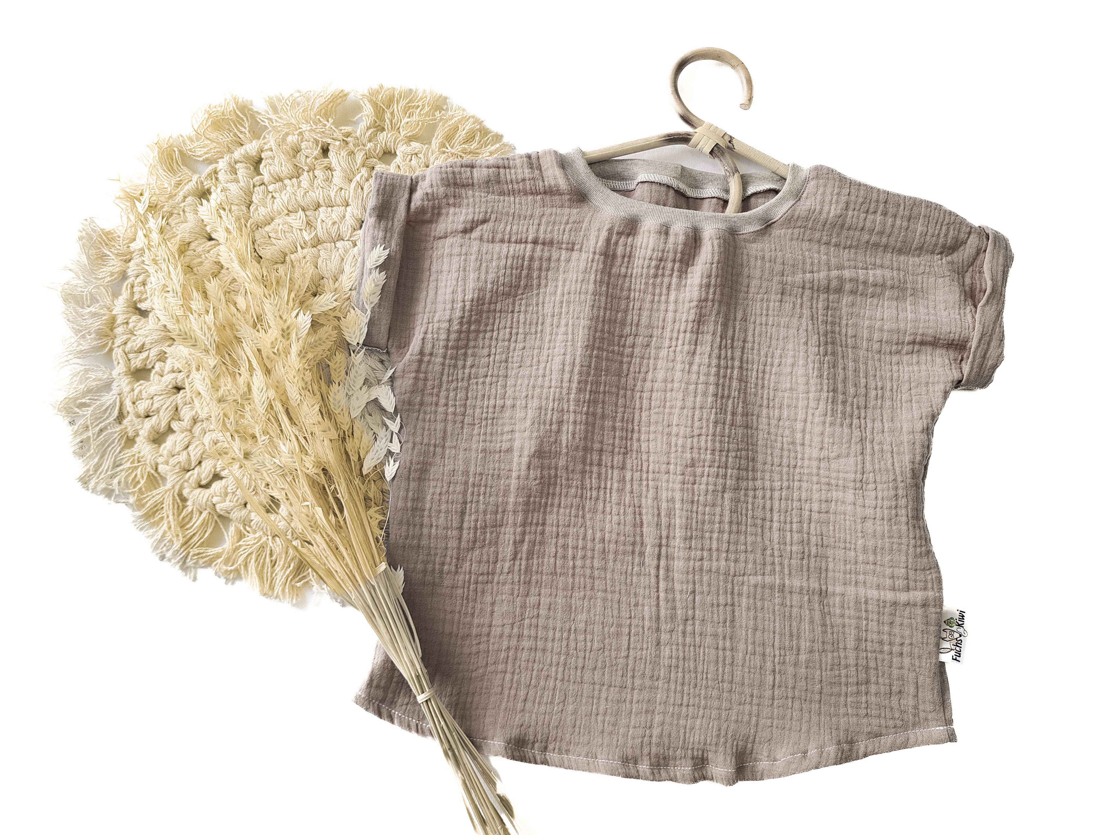 T-Shirt with cuffed sleeves, muslin, beige