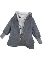 Walkmantel aus Merino Wollfleece grau mit Pinguinbaby