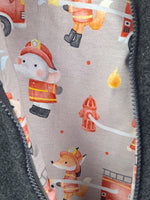 Walkjacke grau mit Feuerwehrtiere
