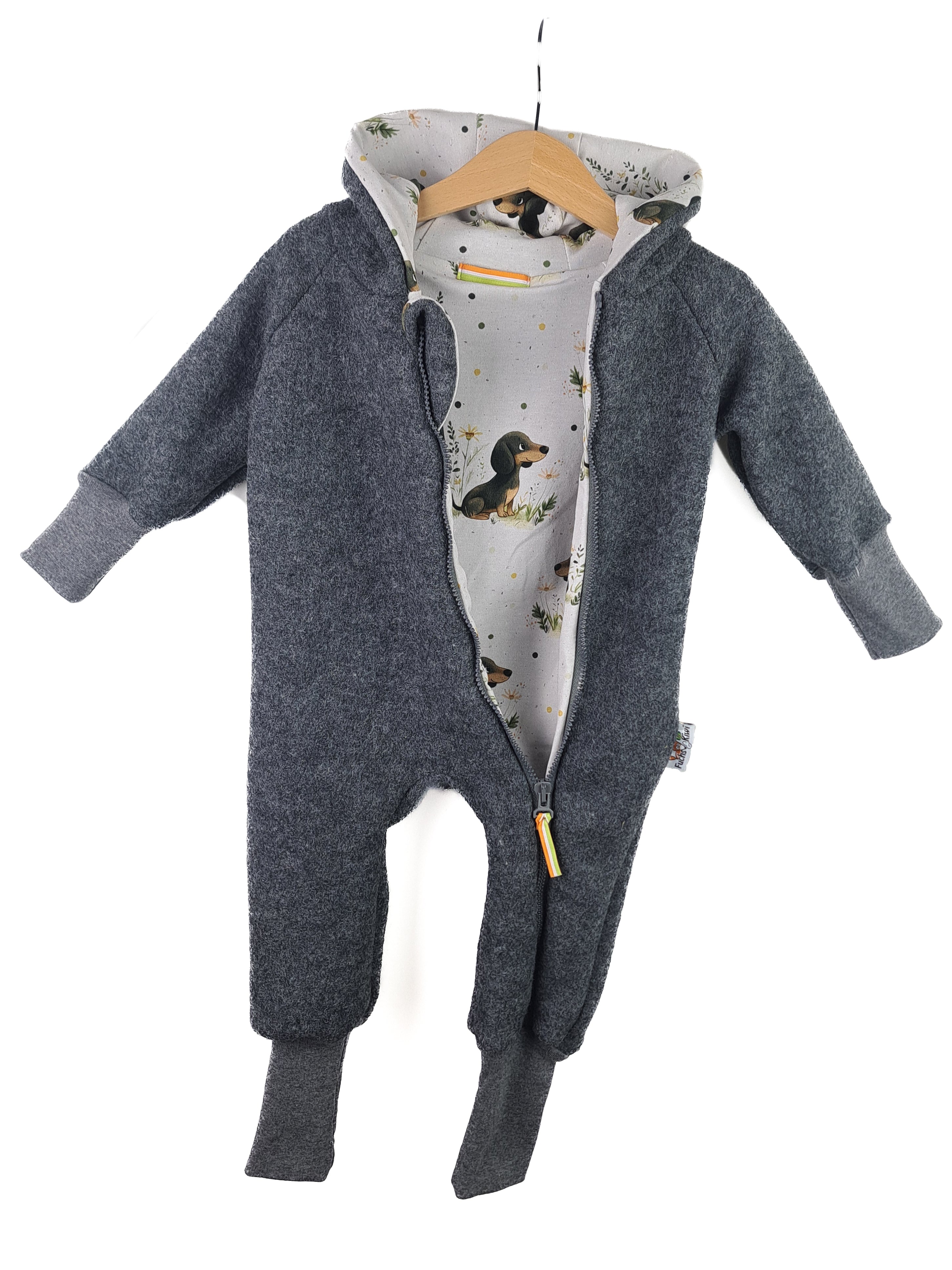 Walkoverall aus Merino Wollfleece grau mit Dackel