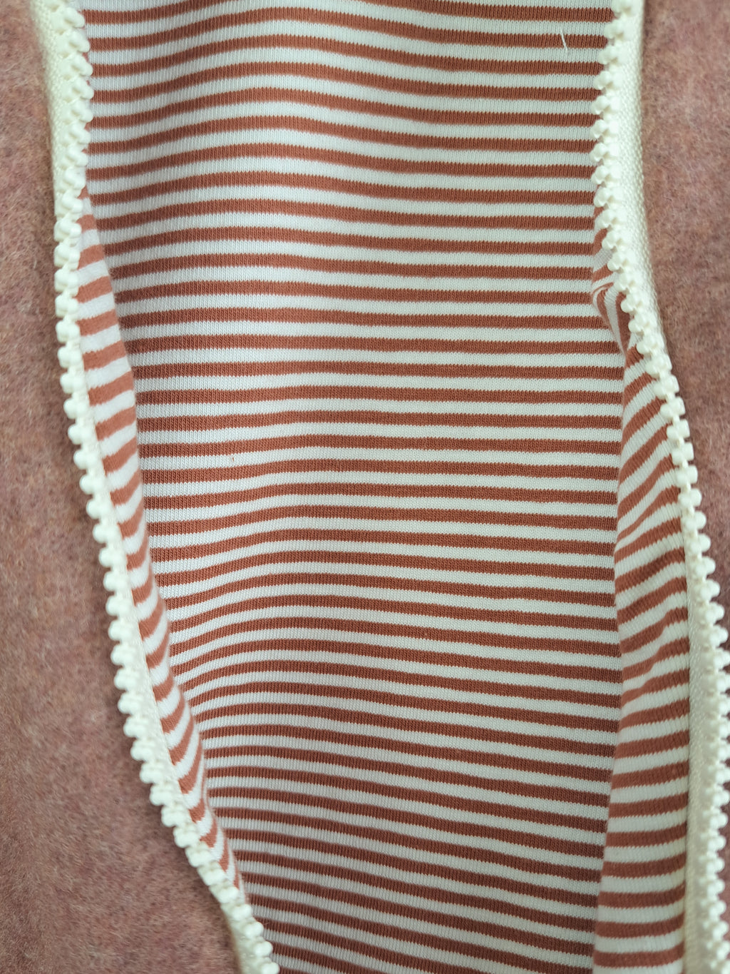 Walkmantel made of Merino wool fleece, old rose with mauve stripes