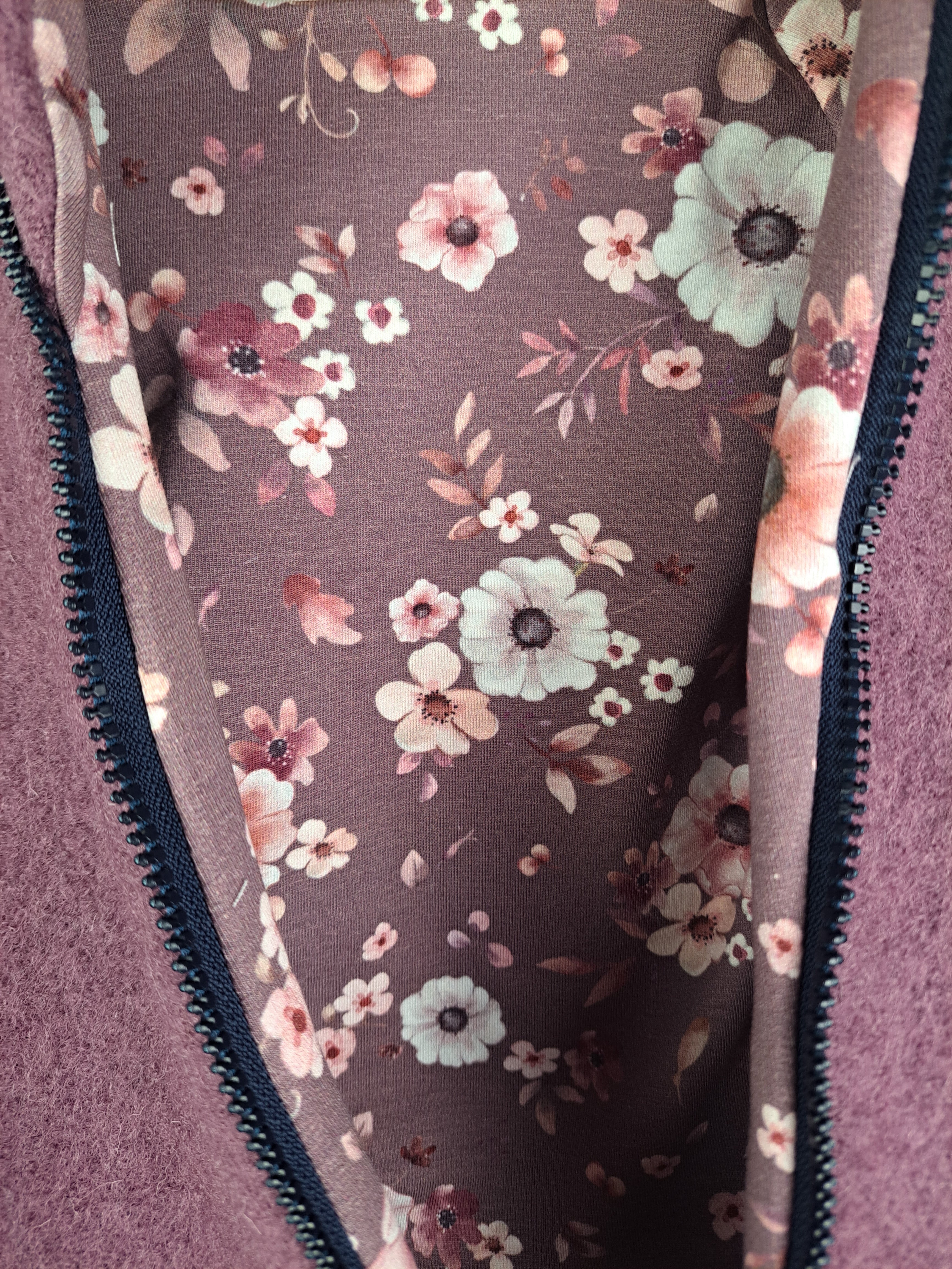 Fleece jacket lilac with "Blumentraum" lilac
