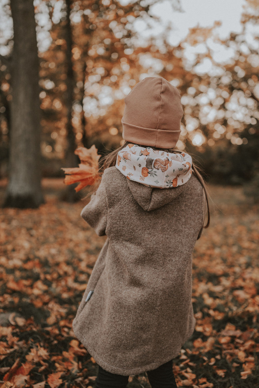 Brown mottled boiled wool coat with autumn love