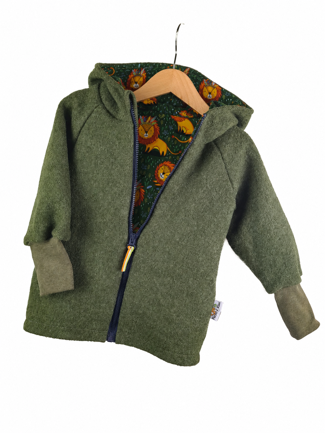 Walkjacke moosgrün meliert mit Löwe tanne
