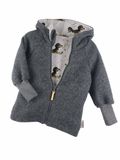 Walkjacke aus Merino Wollfleece grau mit Dackel