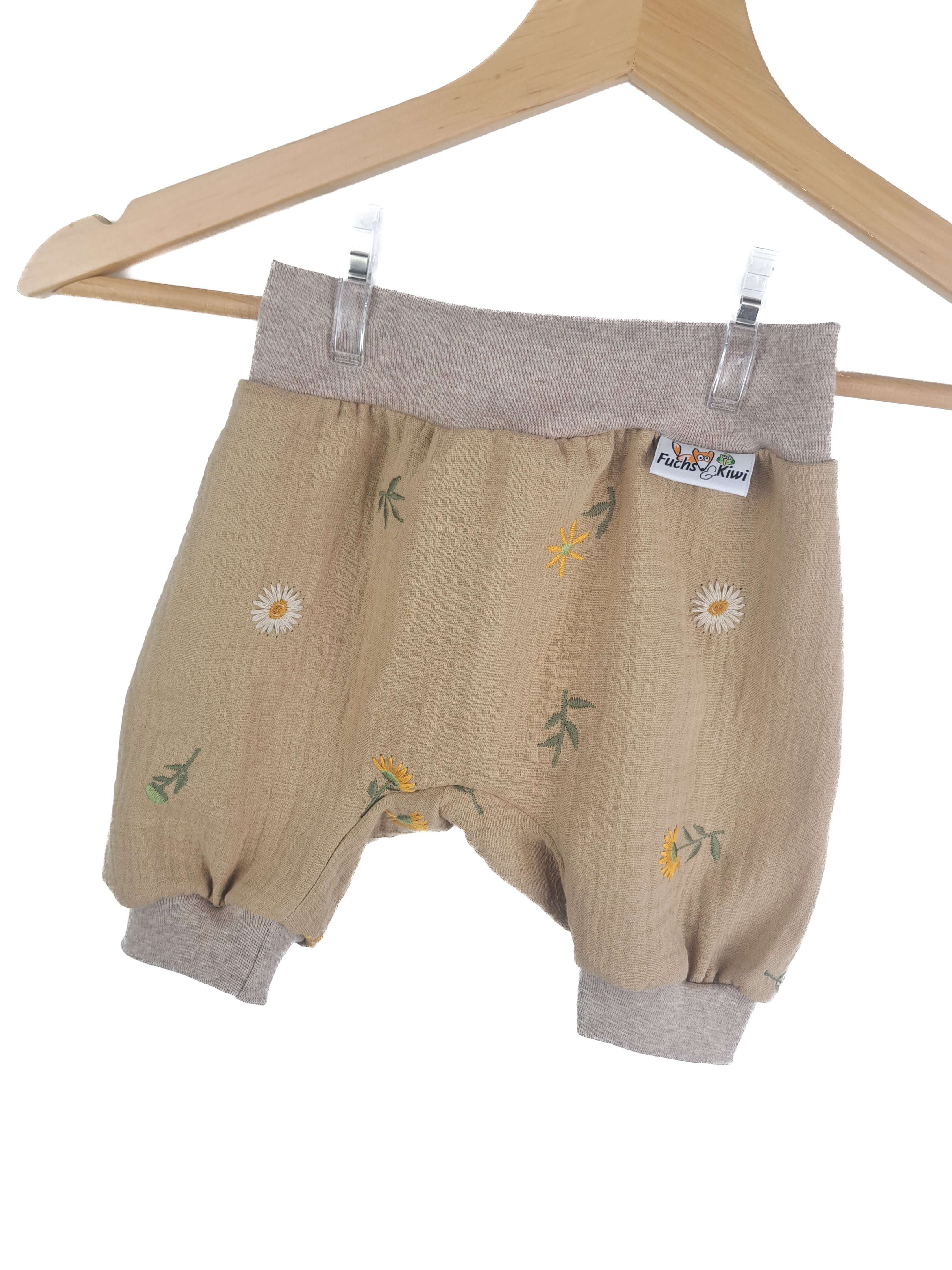 Kurze Hose Musselin Blumen sand