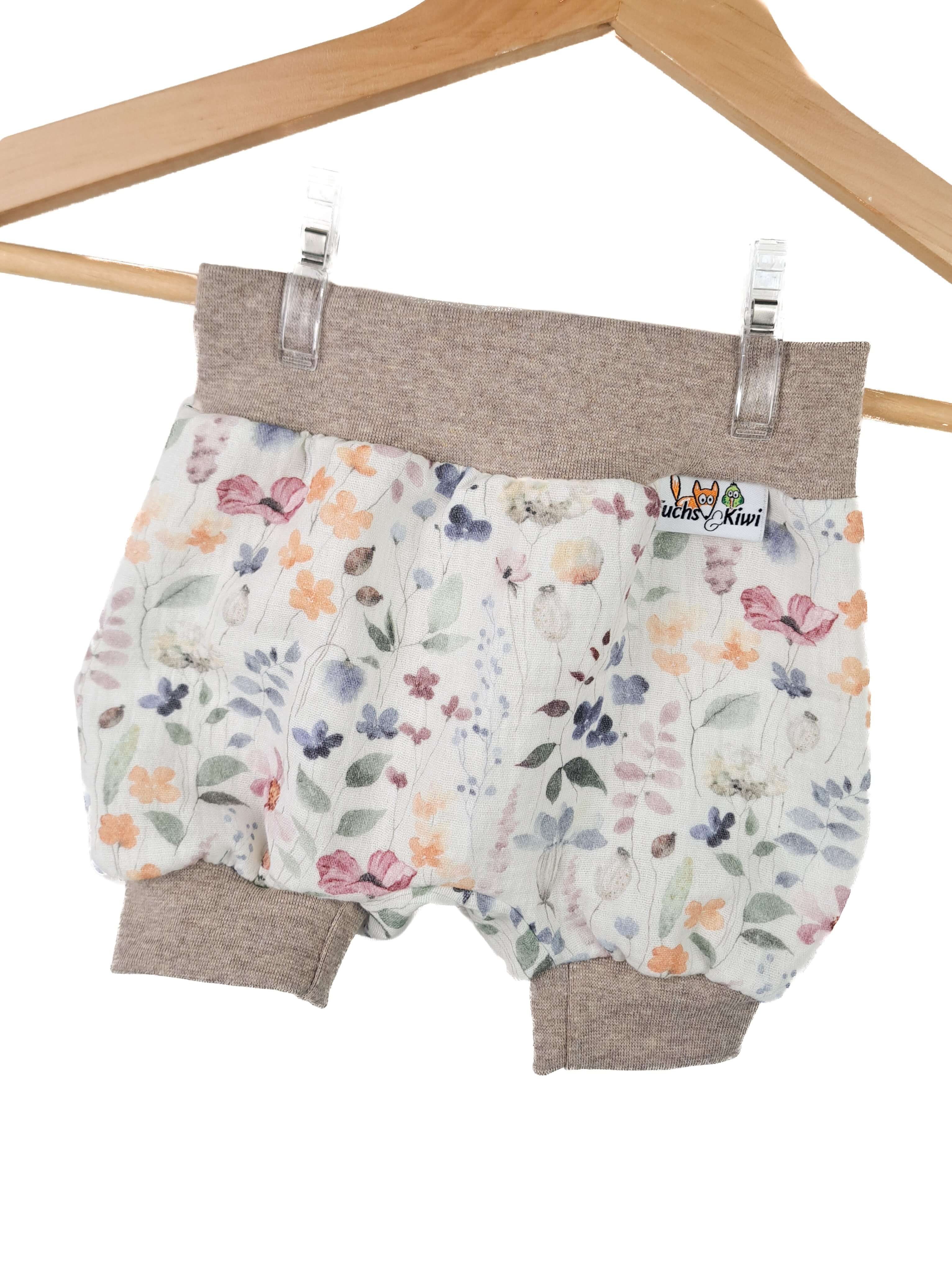 Kurze Hose Musselin Sommerblumen
